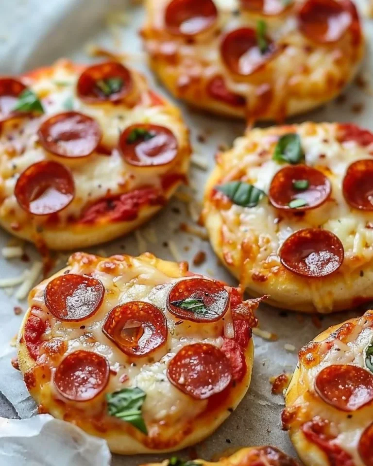 Mini lunchbox pizzas for kids' school lunch
